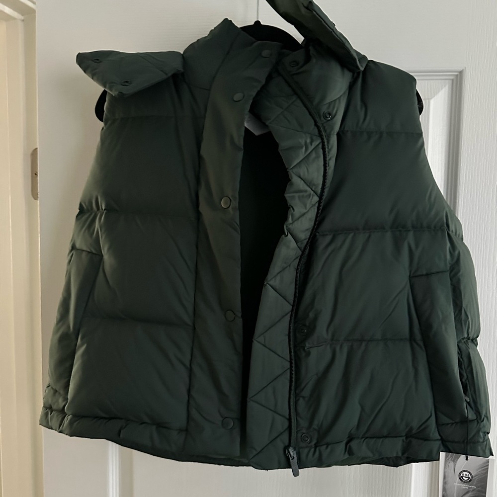 NWT Wunder Puff Cropped Vest - Legacy Green